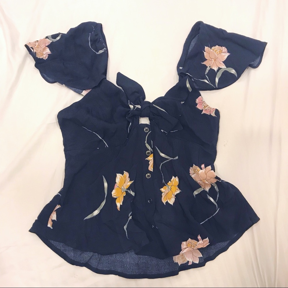 FINAL PRICE ⚡️ NWT ASTR Floral Cutout Top